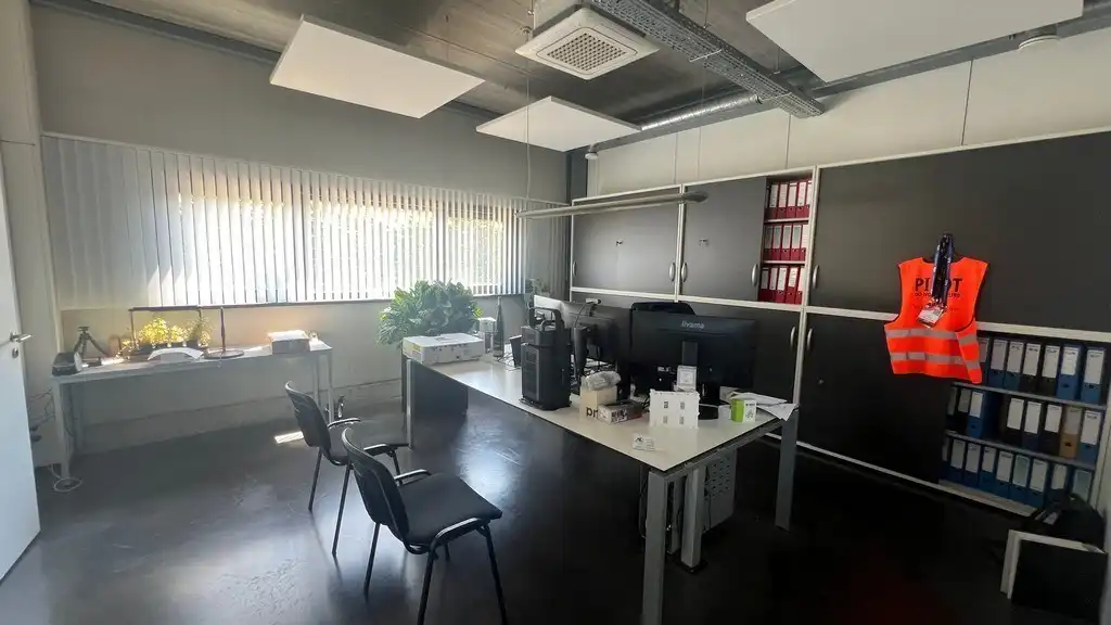 Bedrijfspand met appartement te koop nabij N47 in Lebbeke foto 8