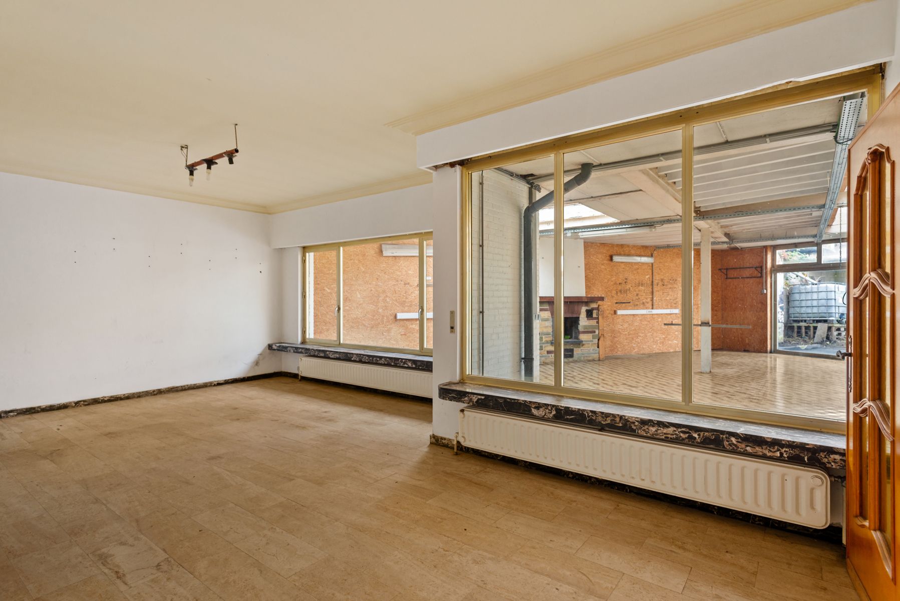 Veelzijdig commercieel pand met woongedeelte foto 6