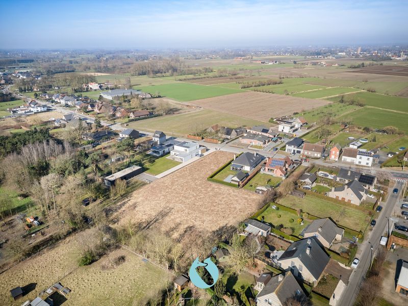 Bouwgrond in tweede lijn van 4.292 m² te Belzele foto {{pictureIndex}}
