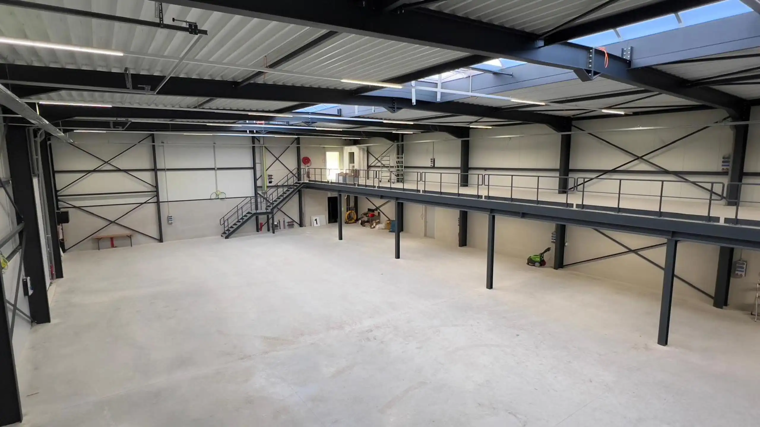 Nieuwbouw KMO-unit met 6 autostaanplaatsen te Beerse. foto 3