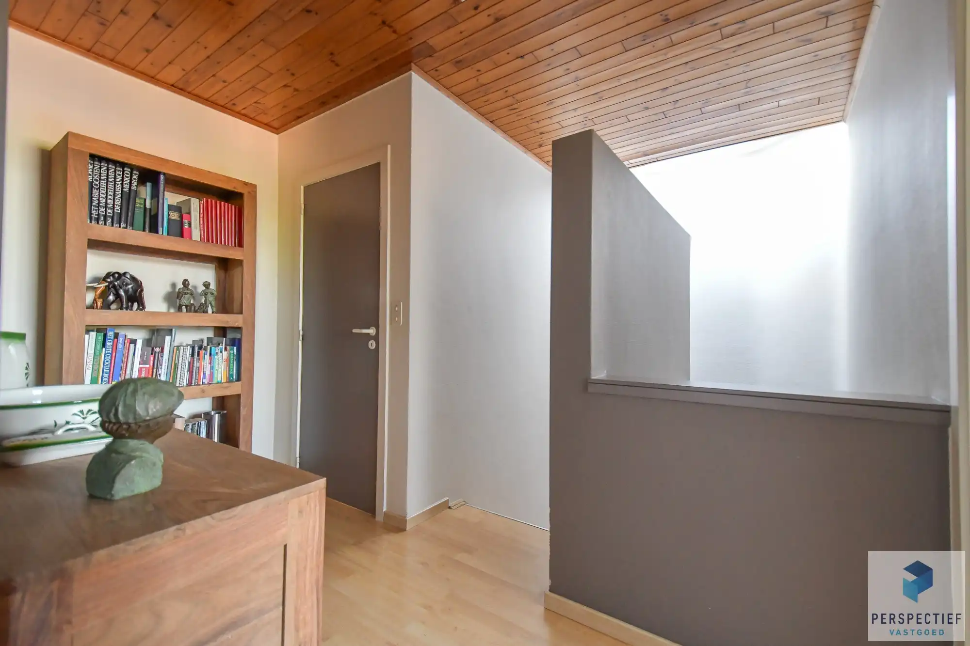 Ruime goed onderhouden woning met 3 slpk en tuin foto 11