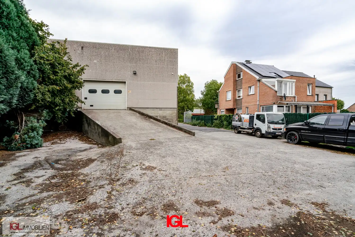 Handelspand met 2 handelsruimtes en 1 appartement te koop op AAA locatie foto 24