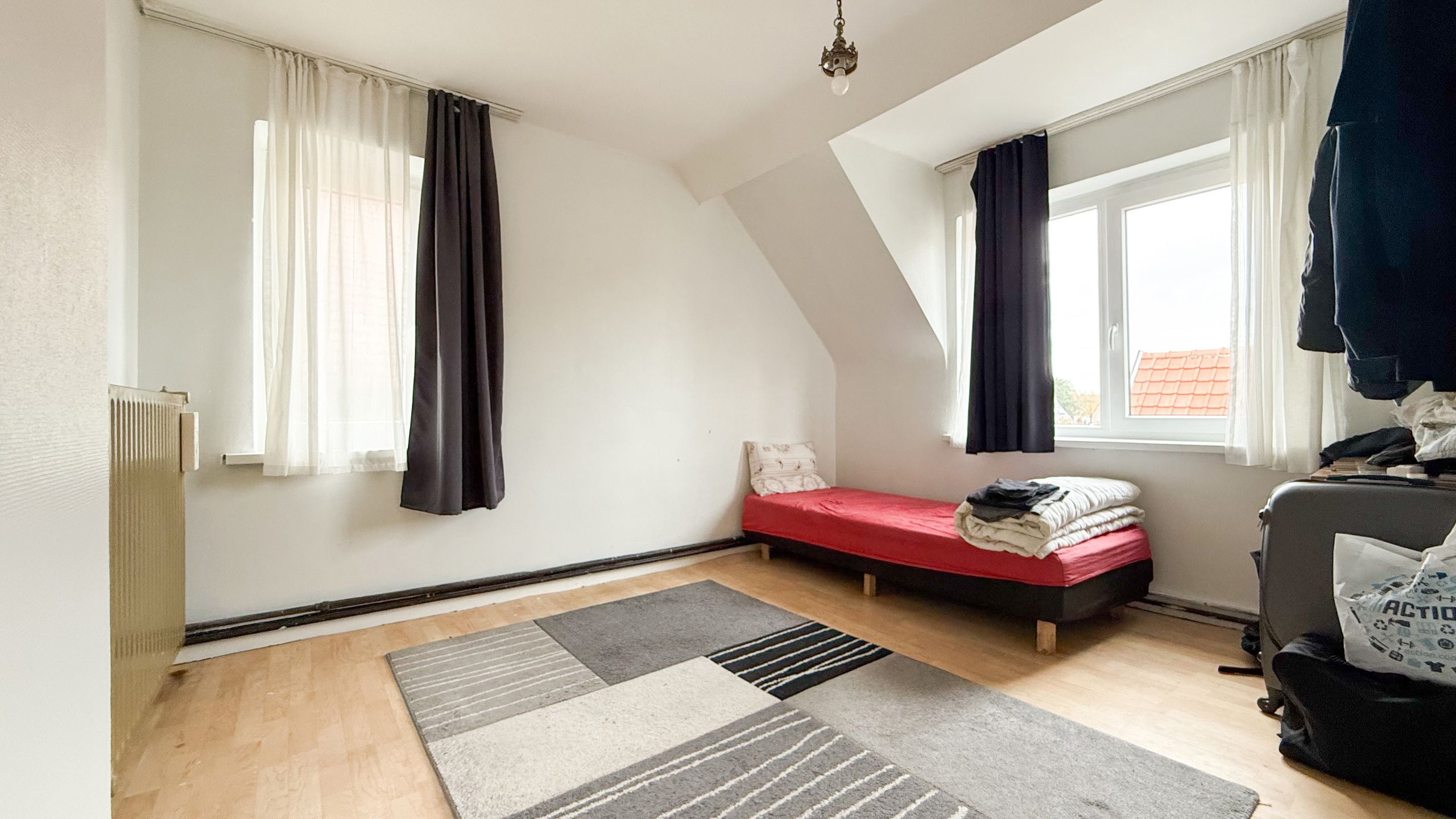 Half open gezinswoning, centraal gelegen, met 3 slaapkamers! foto 19