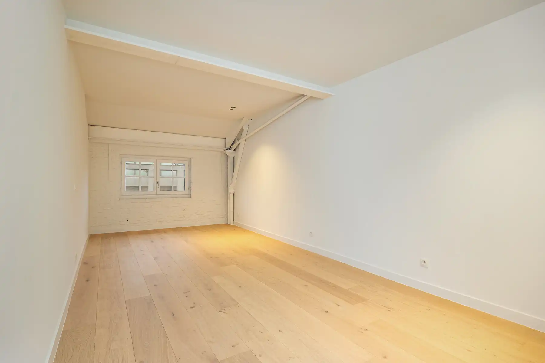 Uniek, gerenoveerd appartement foto 7