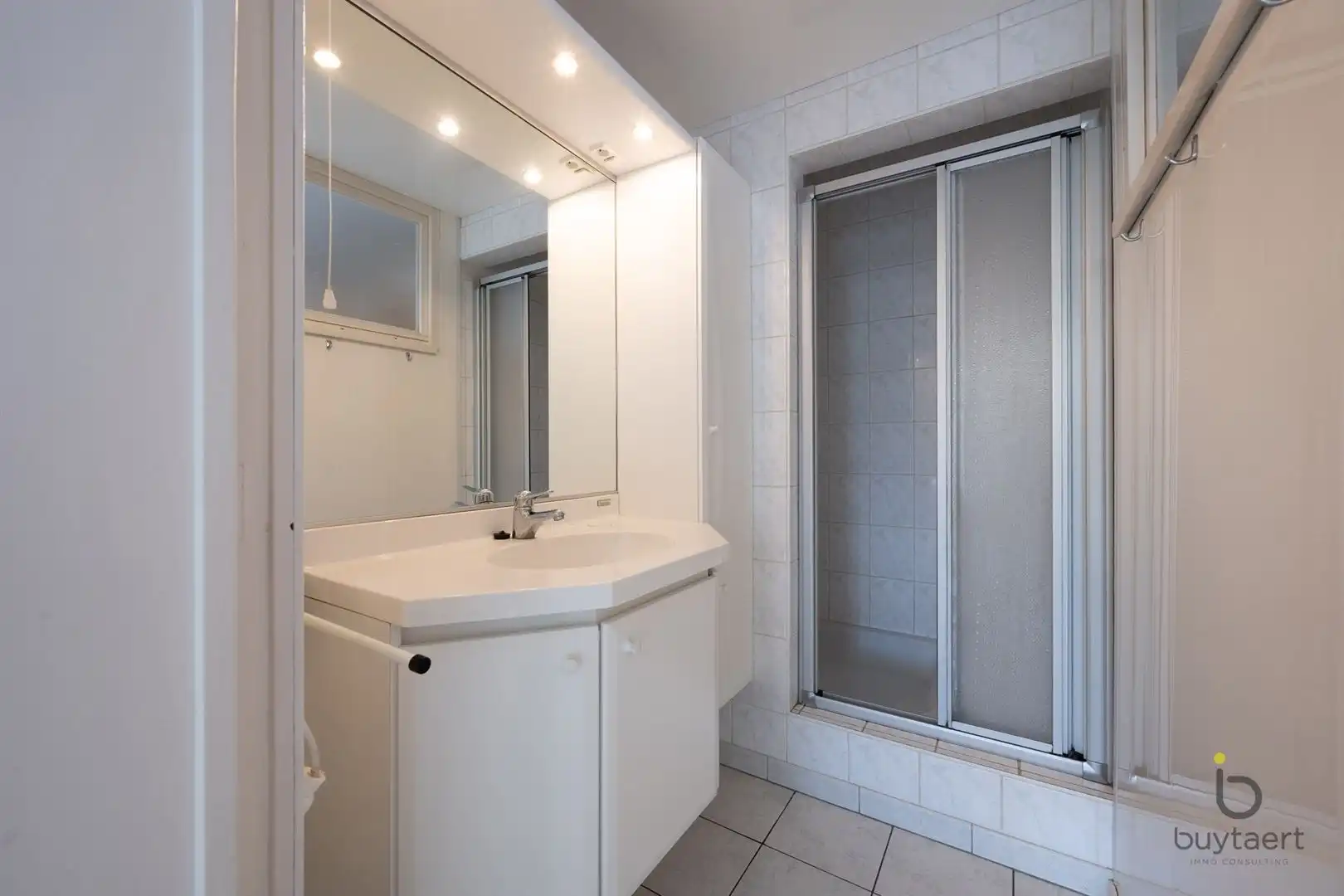 Te renoveren woning op zeer gegeerde locatie te Schilde! foto 11