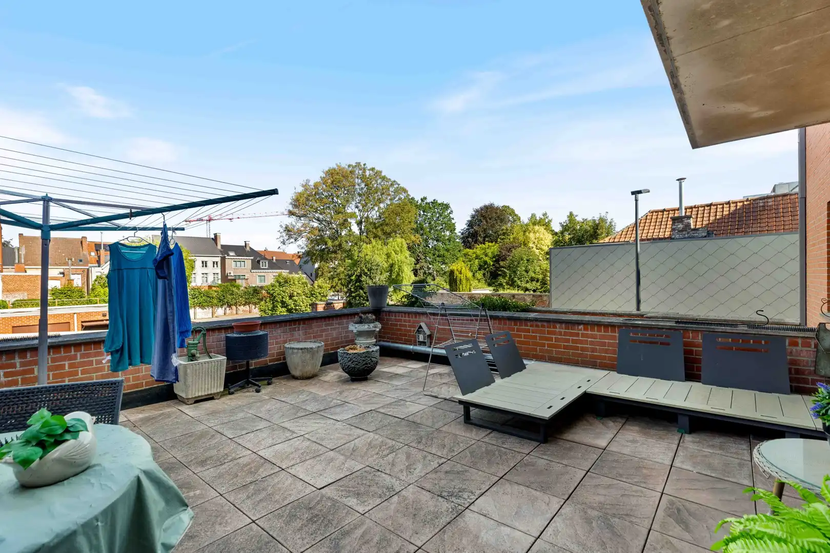 Ruim en lichtrijk appartement met 3 slaapkamers, terras en garage in centrum Izegem foto 6