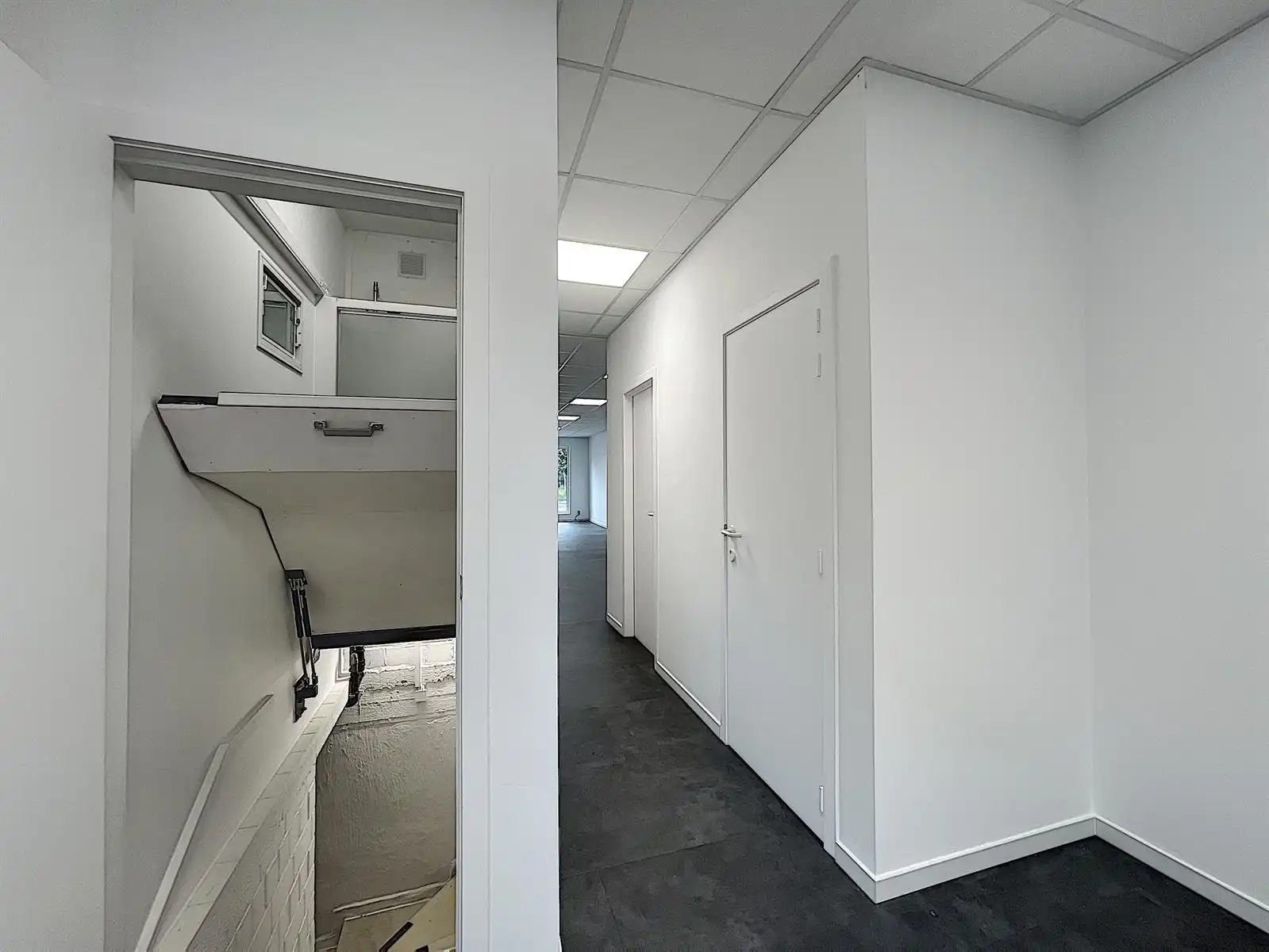 Commerciële ruimte met kelder te huur nabij Gent St-Pieters foto 7