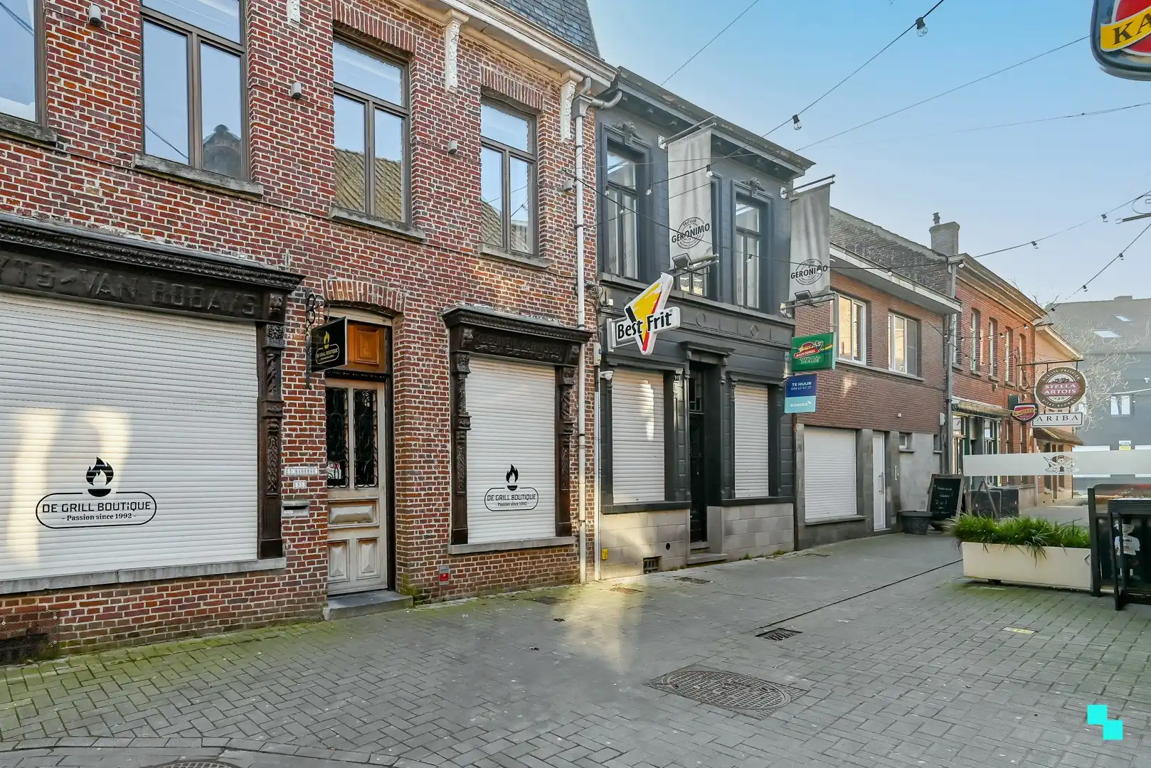 Uiterst commercieel gelegen handelspand foto {{pictureIndex}}