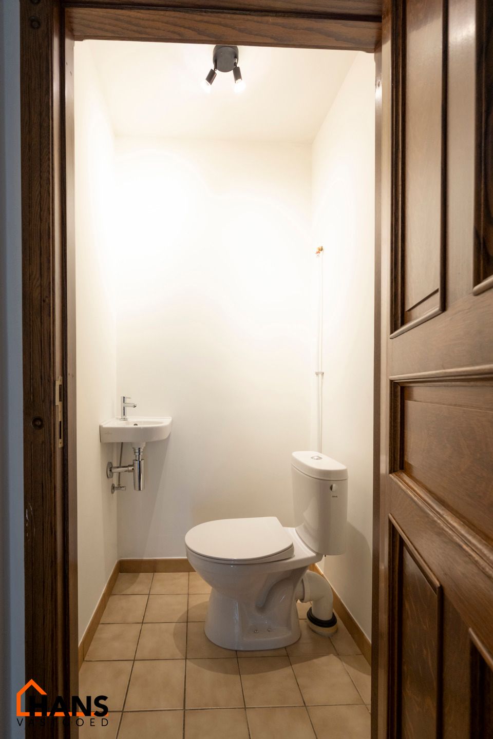 Gelijkvloersappartement deels gerenoveerd. foto 12