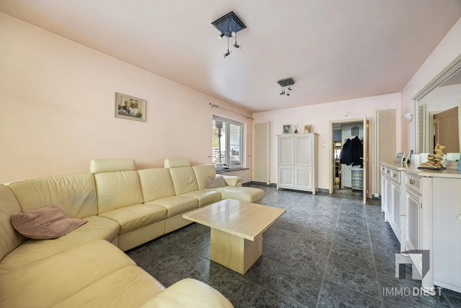 Vroegere café met woning met 4 ruime slaapkamers foto 15