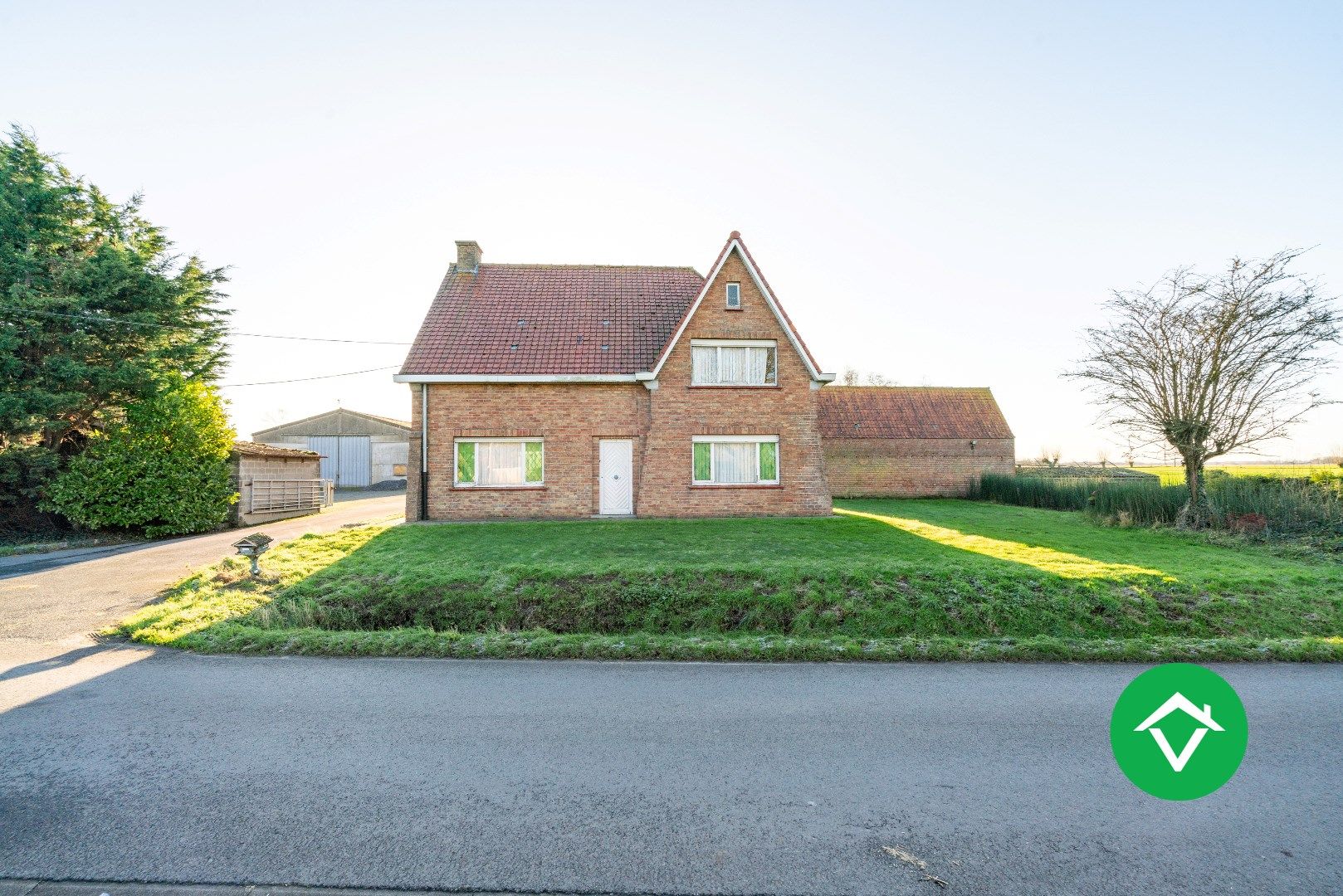 Authentieke hofstede in een landelijke omgeving te Koekelare foto 26