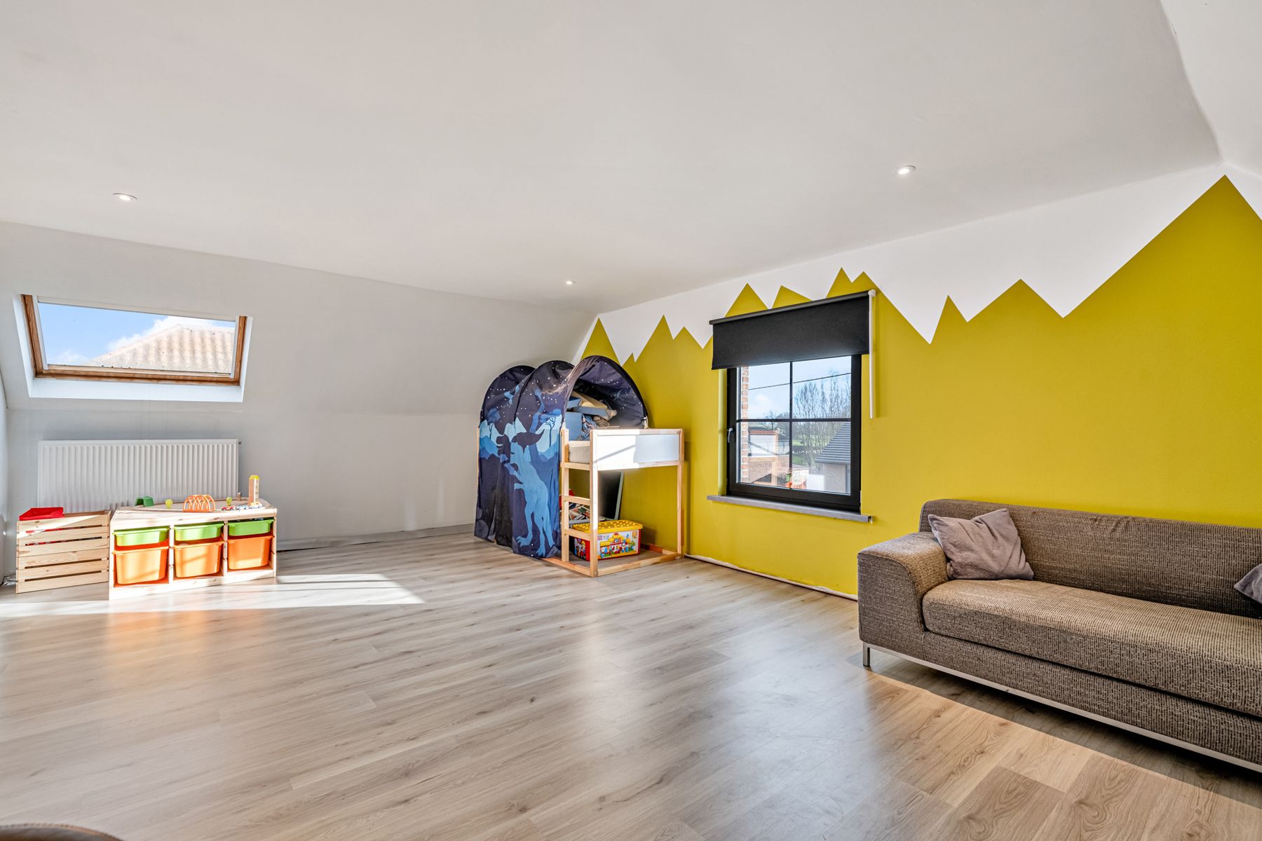 Gerenoveerde open bebouwing te koop in Moerbeke met 4 slpks foto 17
