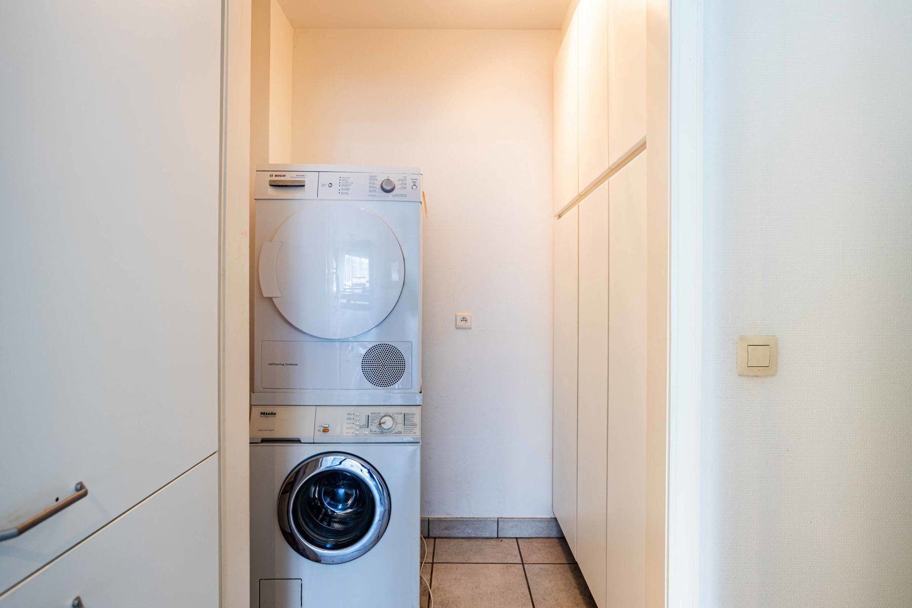 Appartement met staanplaats en garagebox in centrum Ninove foto 9