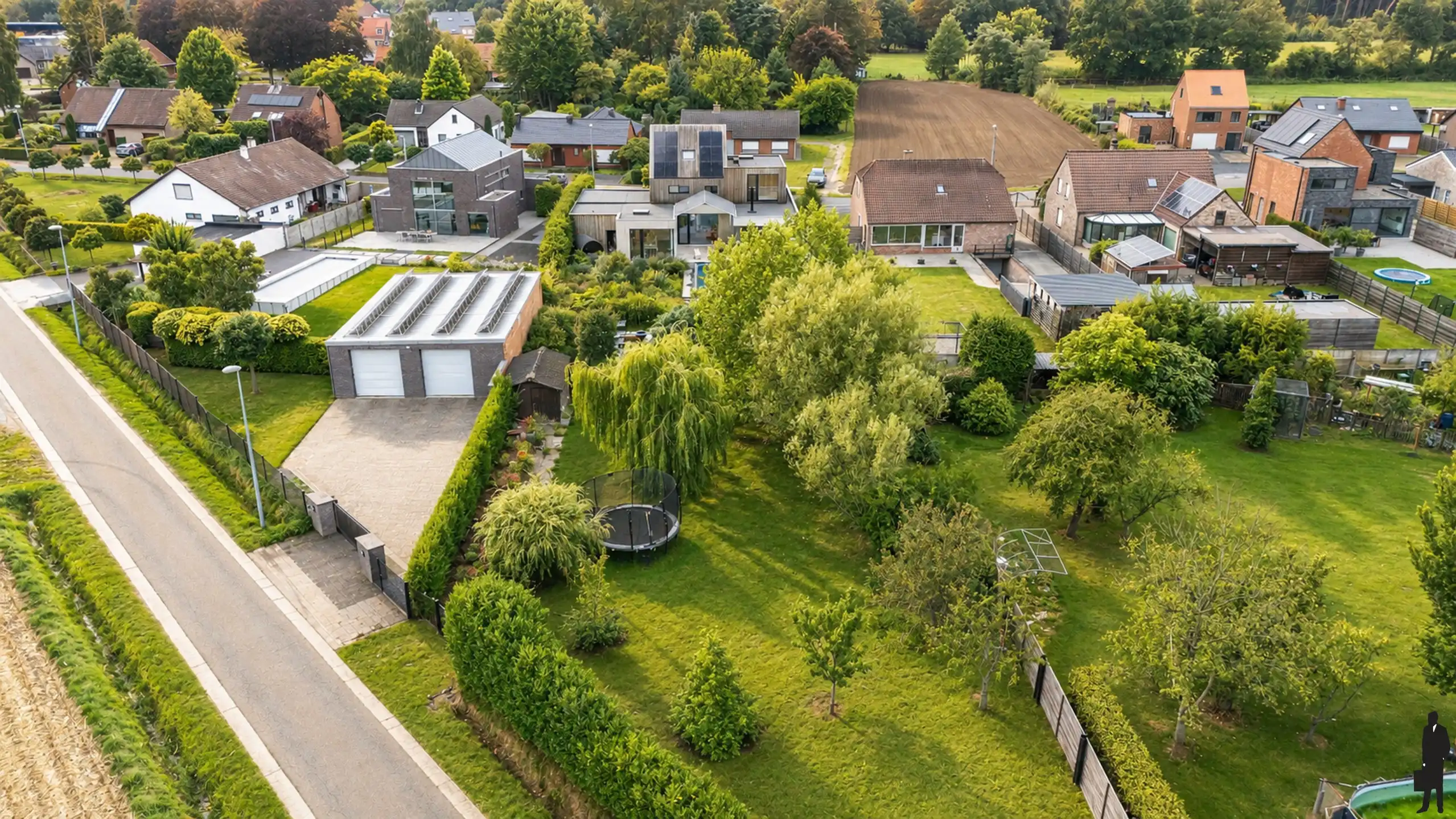Unieke architectenvilla; af te werken - in groen - op 20 are foto 22