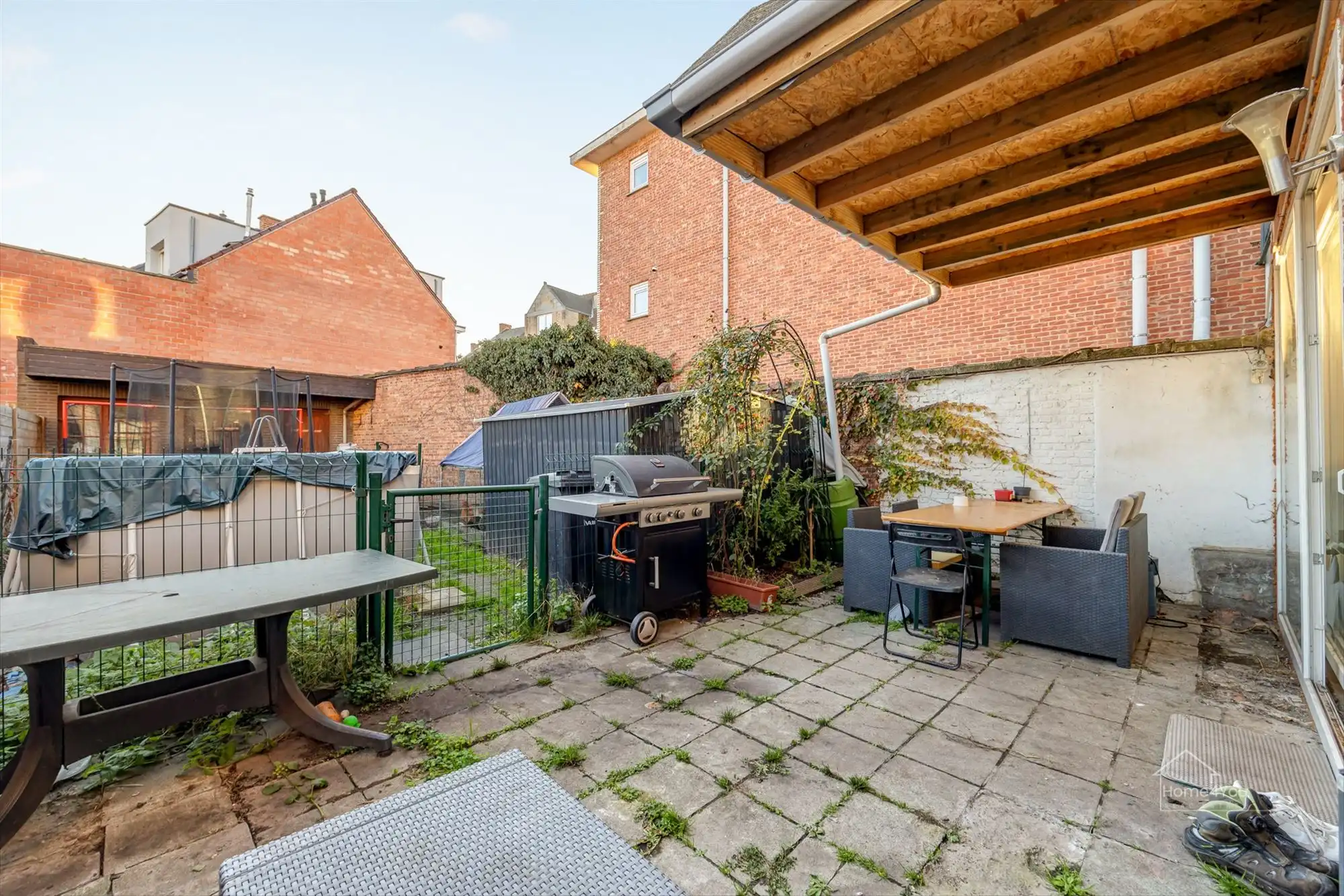 Op te frissen woning met zéér ruime extra zolder foto 19