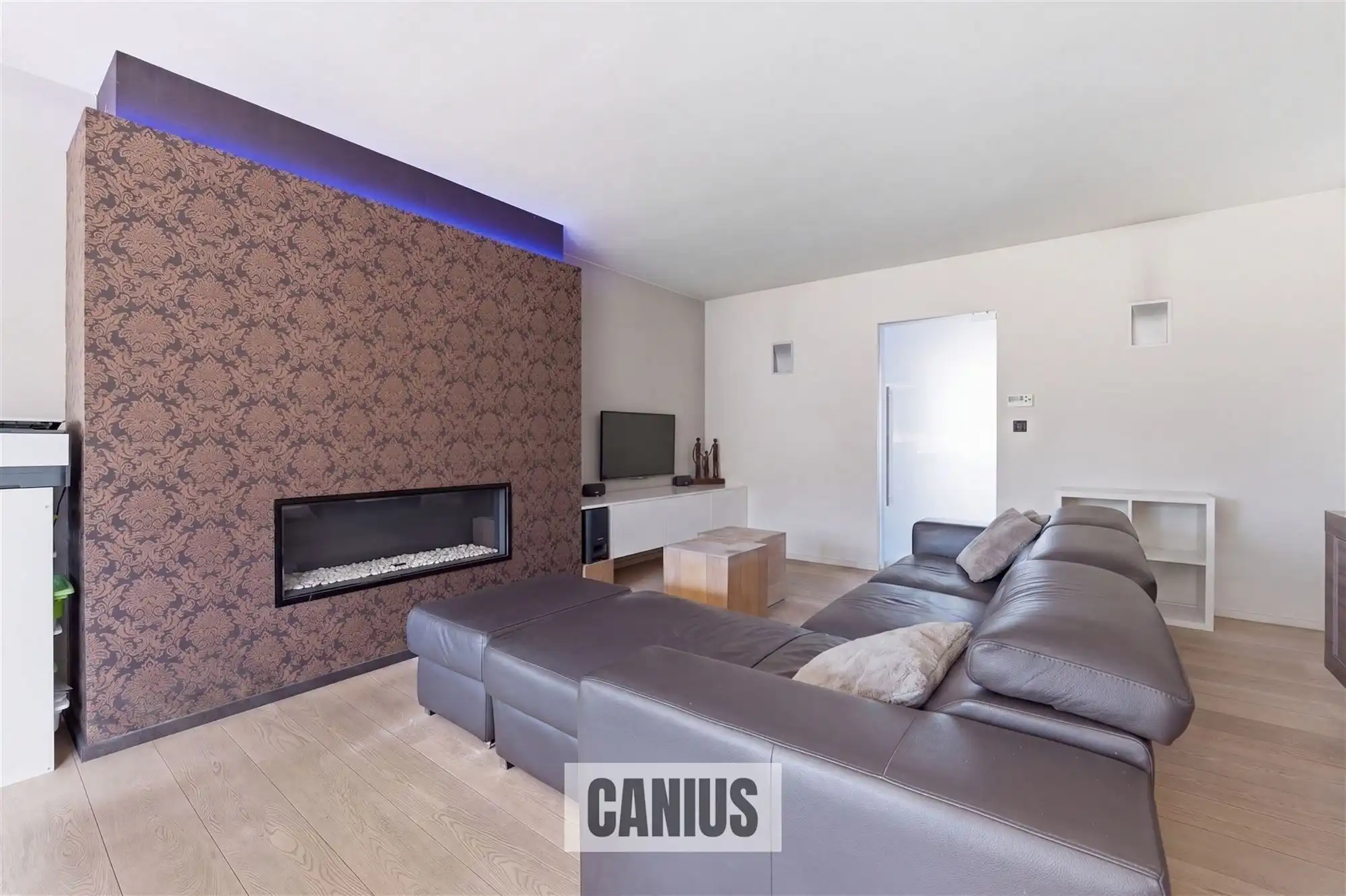 MODERNE, INSTAPKLARE WONING MET 3 SLPK EN ZUIDGERICHTE TUIN foto 7