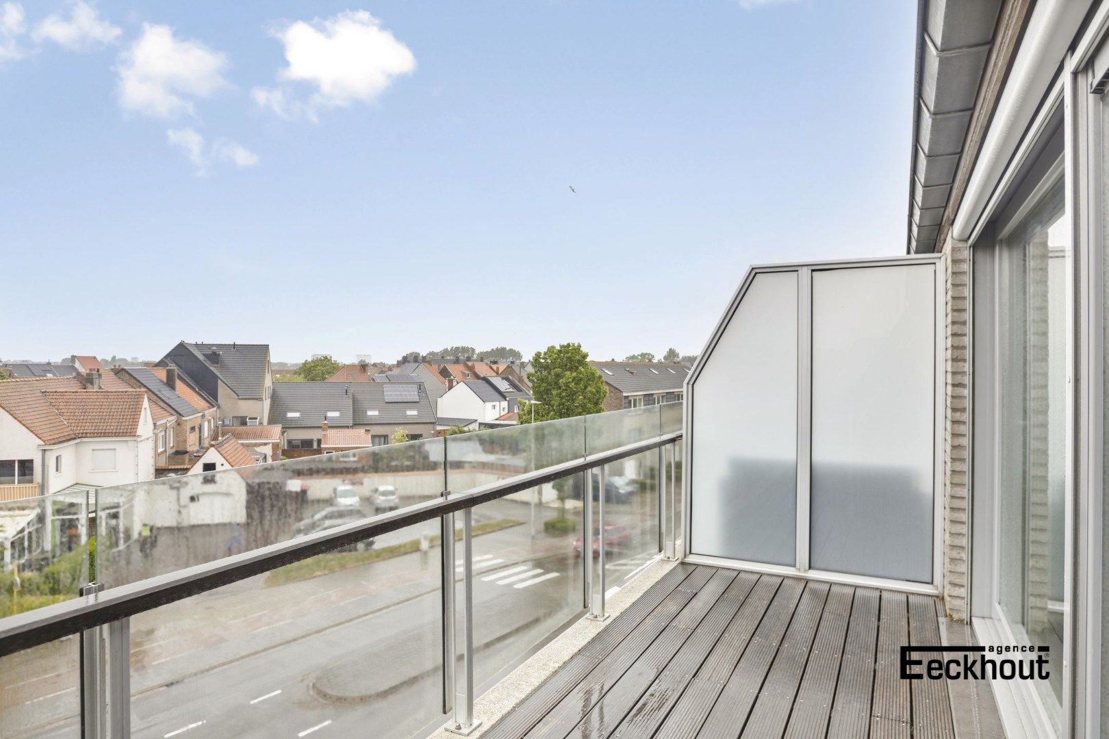 Instapklaar duplexappartement met grote terrassen en mooi open zicht! foto 3