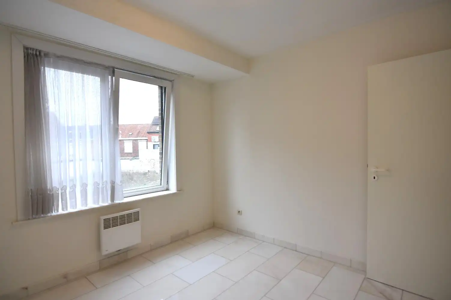 Ruim 2-slpk appartement in hartje Rumbeke foto 15