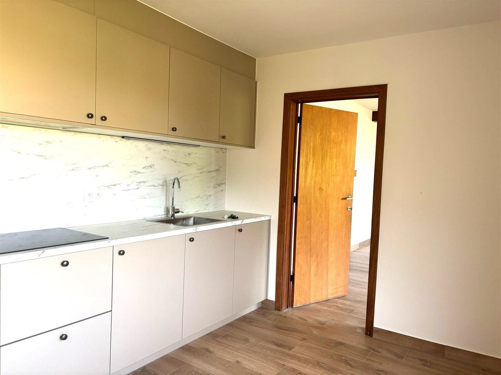 TE HUUR: gerenoveerde woning met 3 slaapkamers te Paal! foto 9