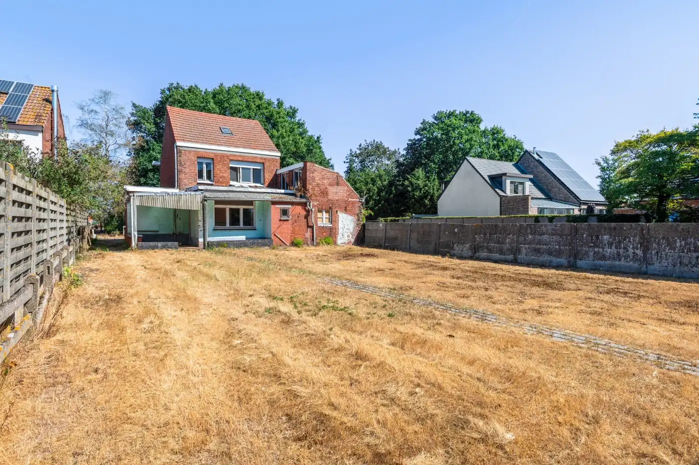 Charmante, te renoveren woning met 2 slpk., garage en tuin foto 26