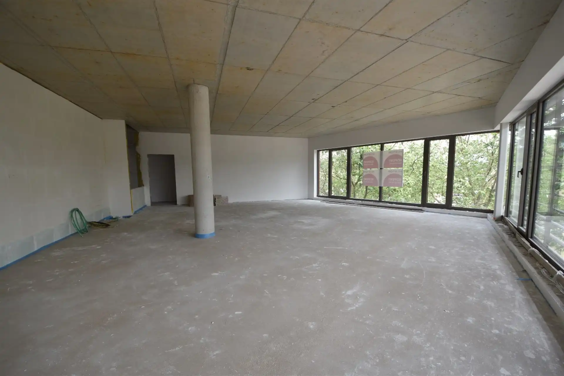 Top gelegen casco kantoorruimte te koop! foto 3