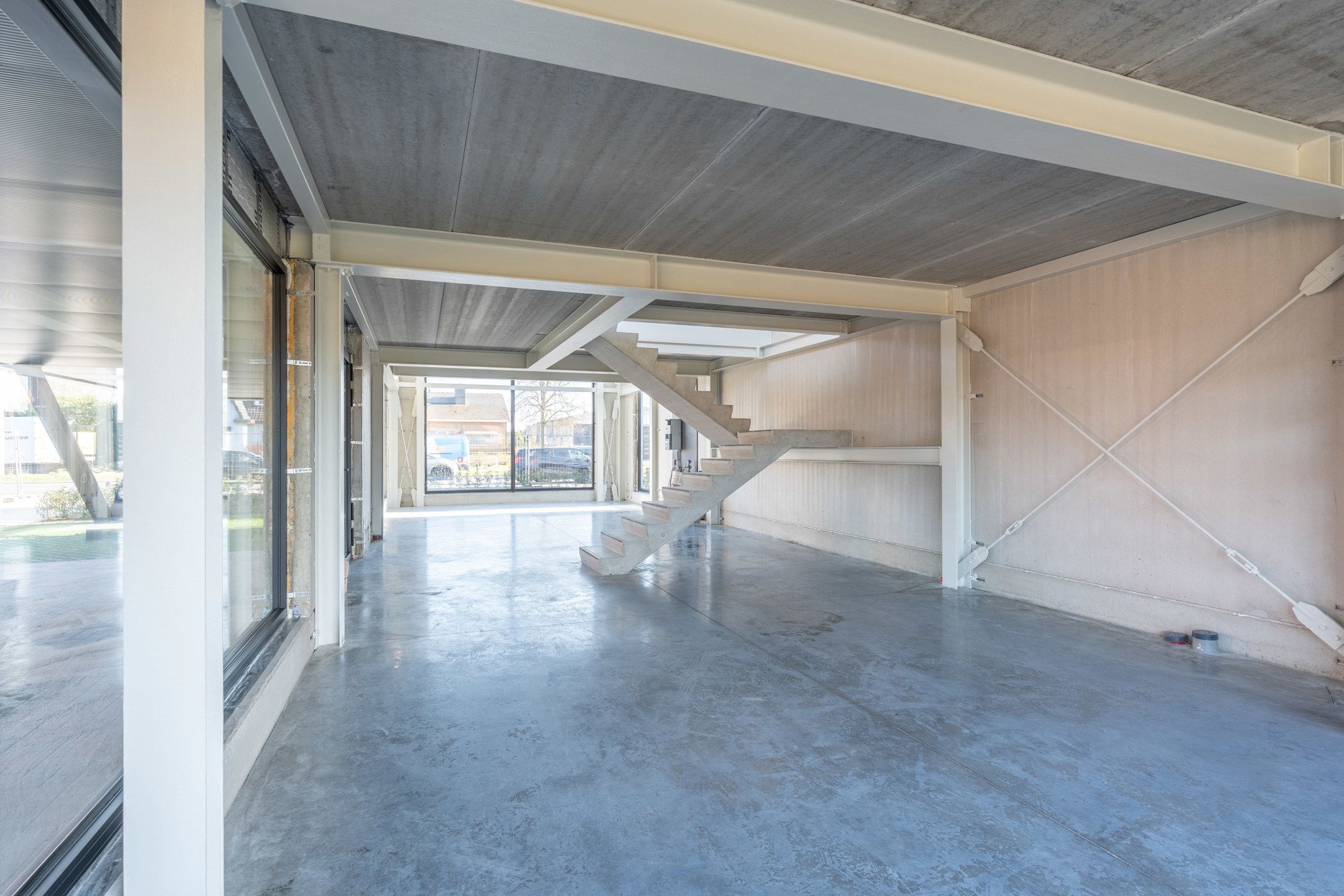 Nieuw handelspand van 245 m² met 5 pp op perceel van 605 m² foto 16