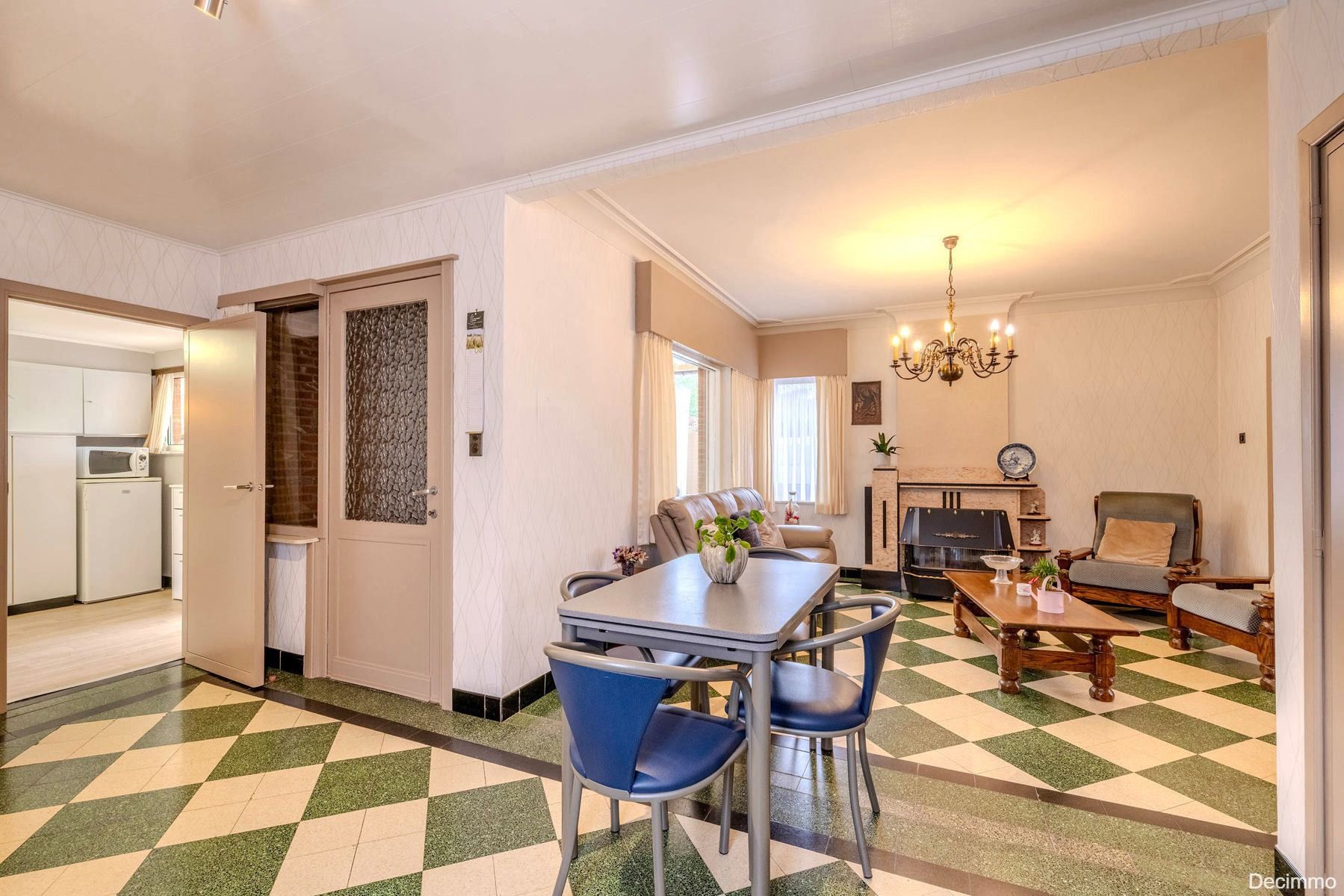 Op te frissen gezinswoning gelegen op rustige locatie foto 5