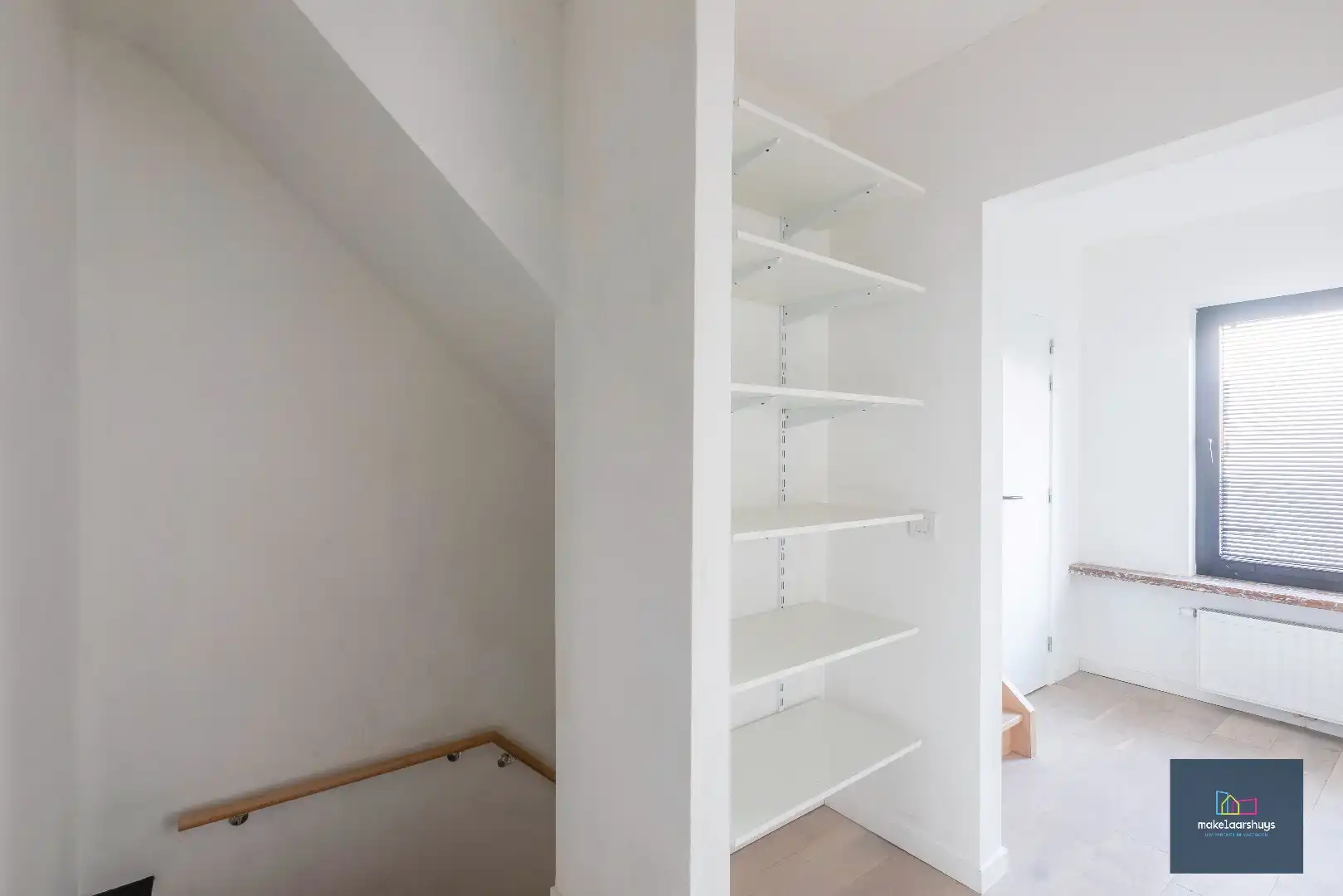 Instapklare eigendom met tuin te Mariakerke foto 12