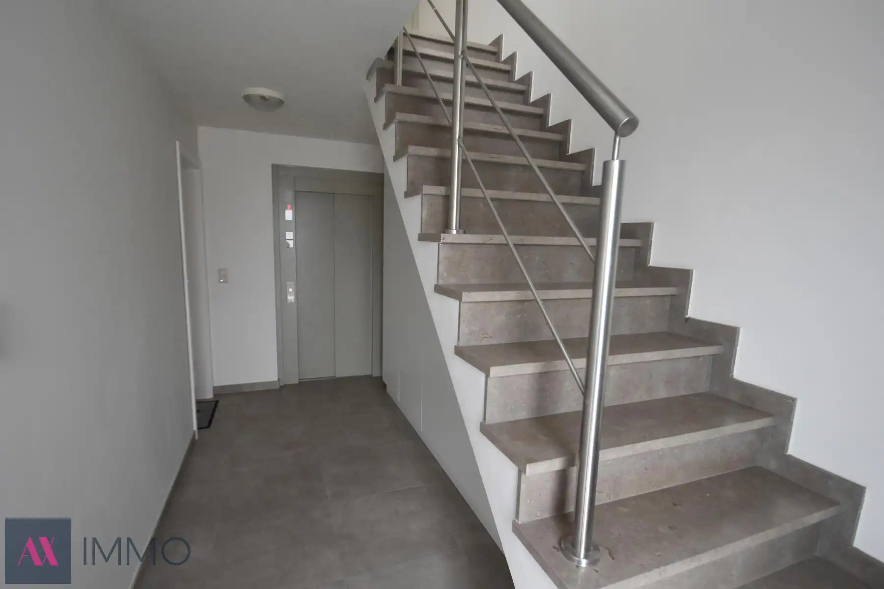 Recent, modern 2 slpk.-appartement met terras, tuin en autostplts. vrij vnf 01/05 foto 15