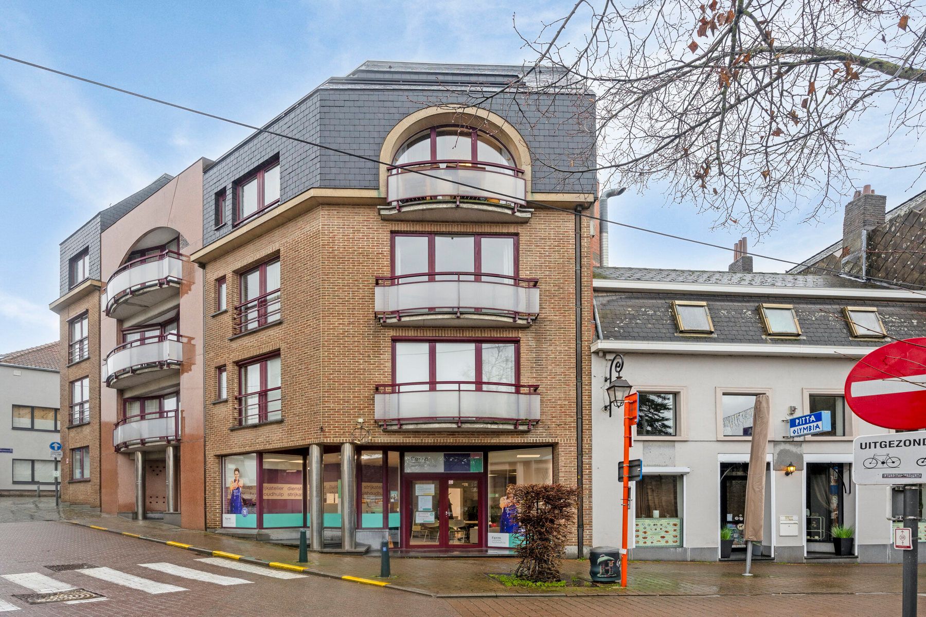 Kantoor te koop foto {{pictureIndex}}