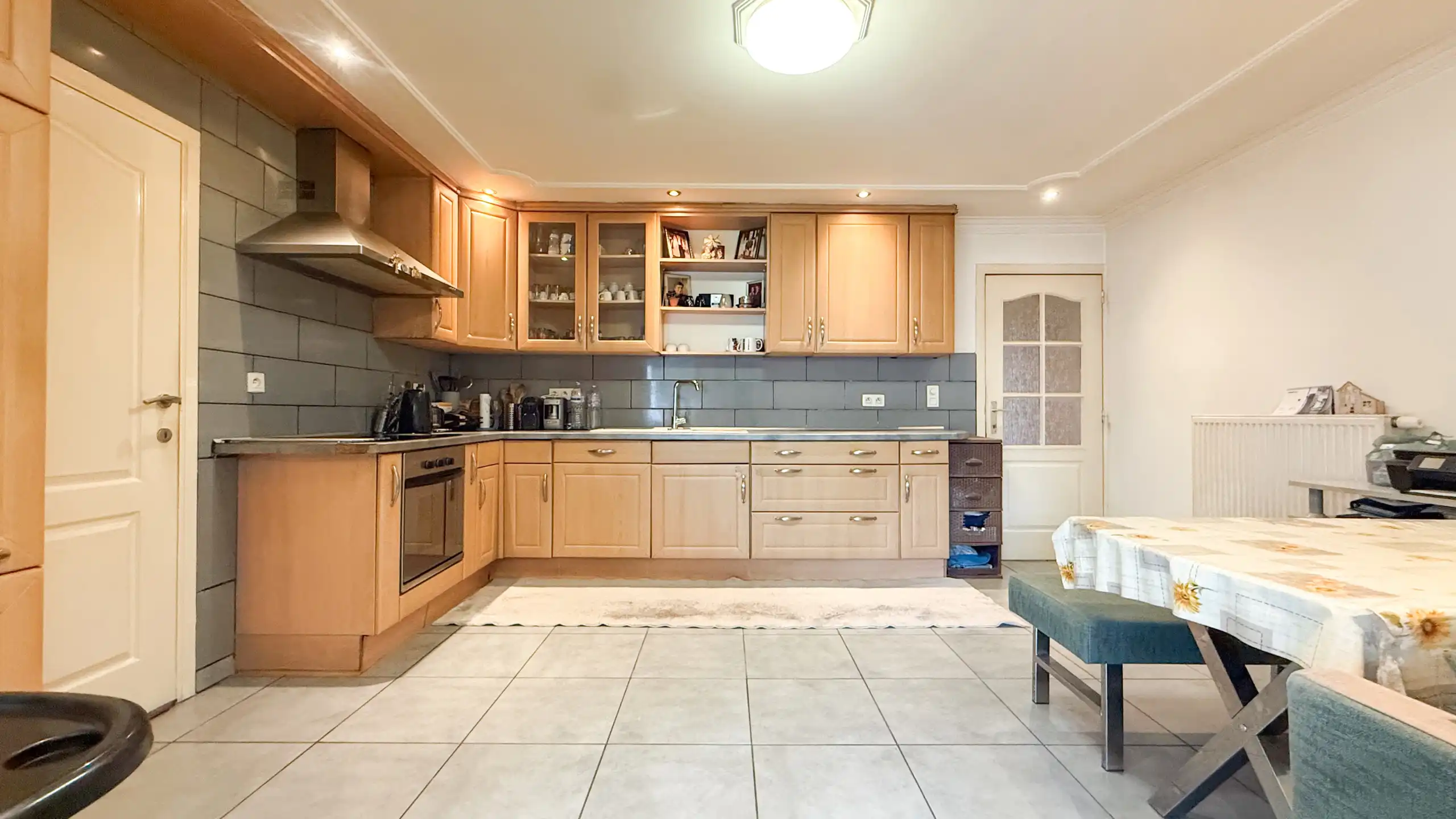 Halfopen woning met tuin, garage en 3 slaapkamers foto 8