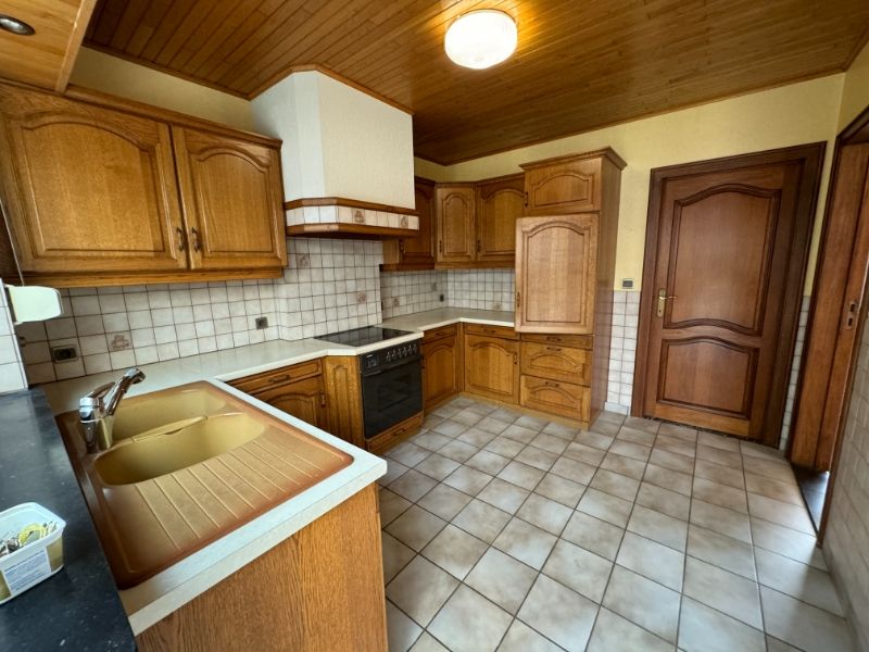 Goed onderhouden gezinswoning op 732m². foto 7