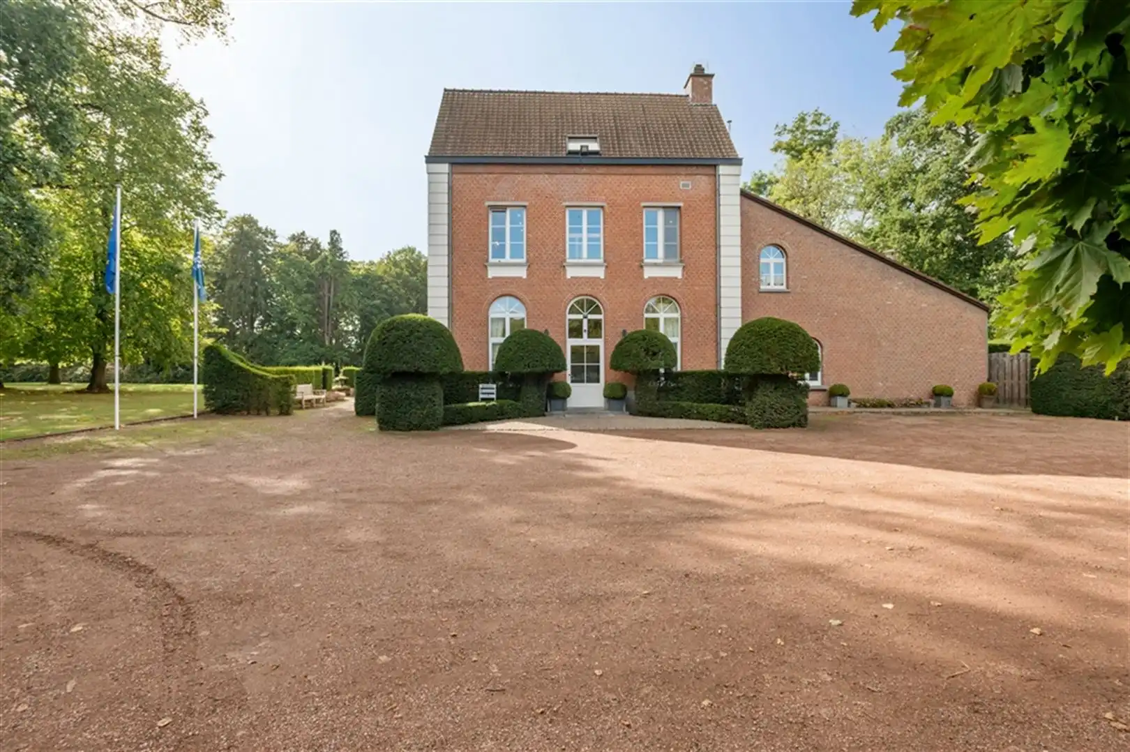 Kantoor in uniek kader te huur foto 3