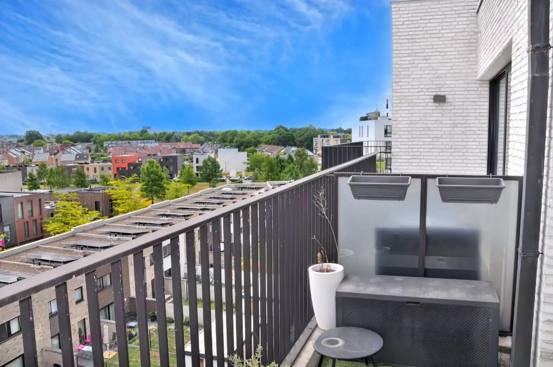 CENTRAAL GELEGEN APPARTEMENT VAN +- 80 M² MET 2 SLPK EN TERRAS NABIJ CENTRUM HASSELT foto 3