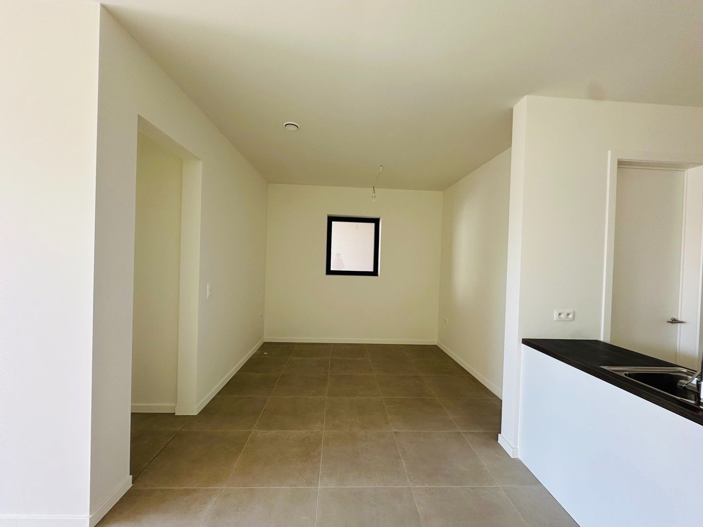 Nieuw gelijkvloers appartement met tuin en garage foto 12