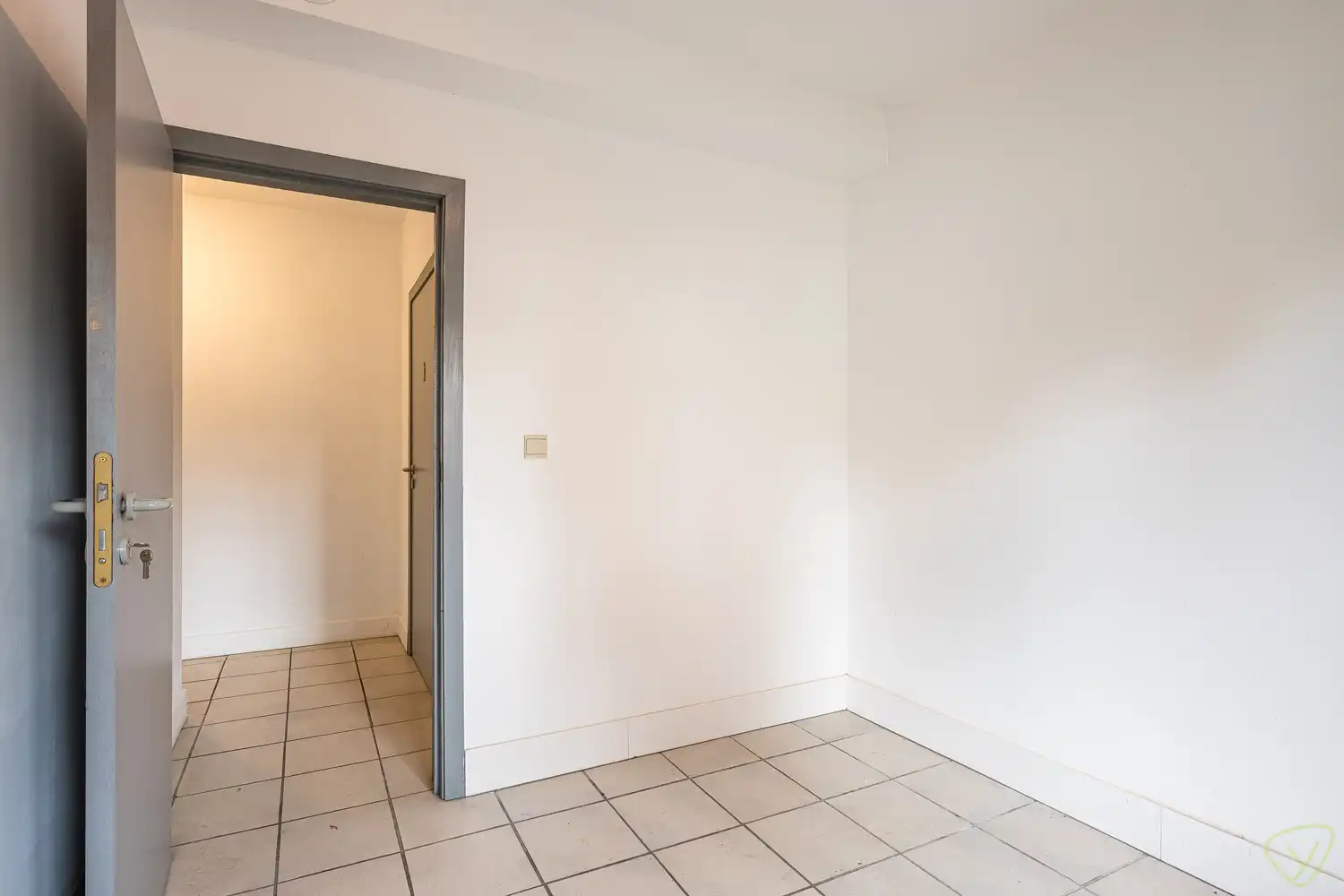 Ruim gelijkvloersappartement met private garage in de Kaaistraat! foto 26
