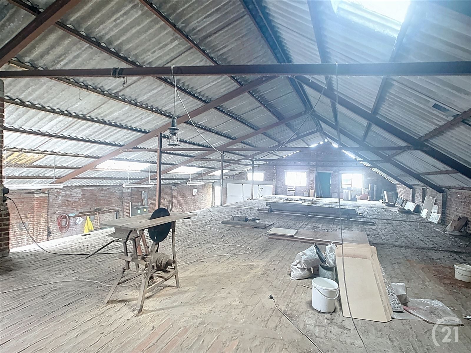 3 gevelwoning met loods (248m2) en garage foto 24