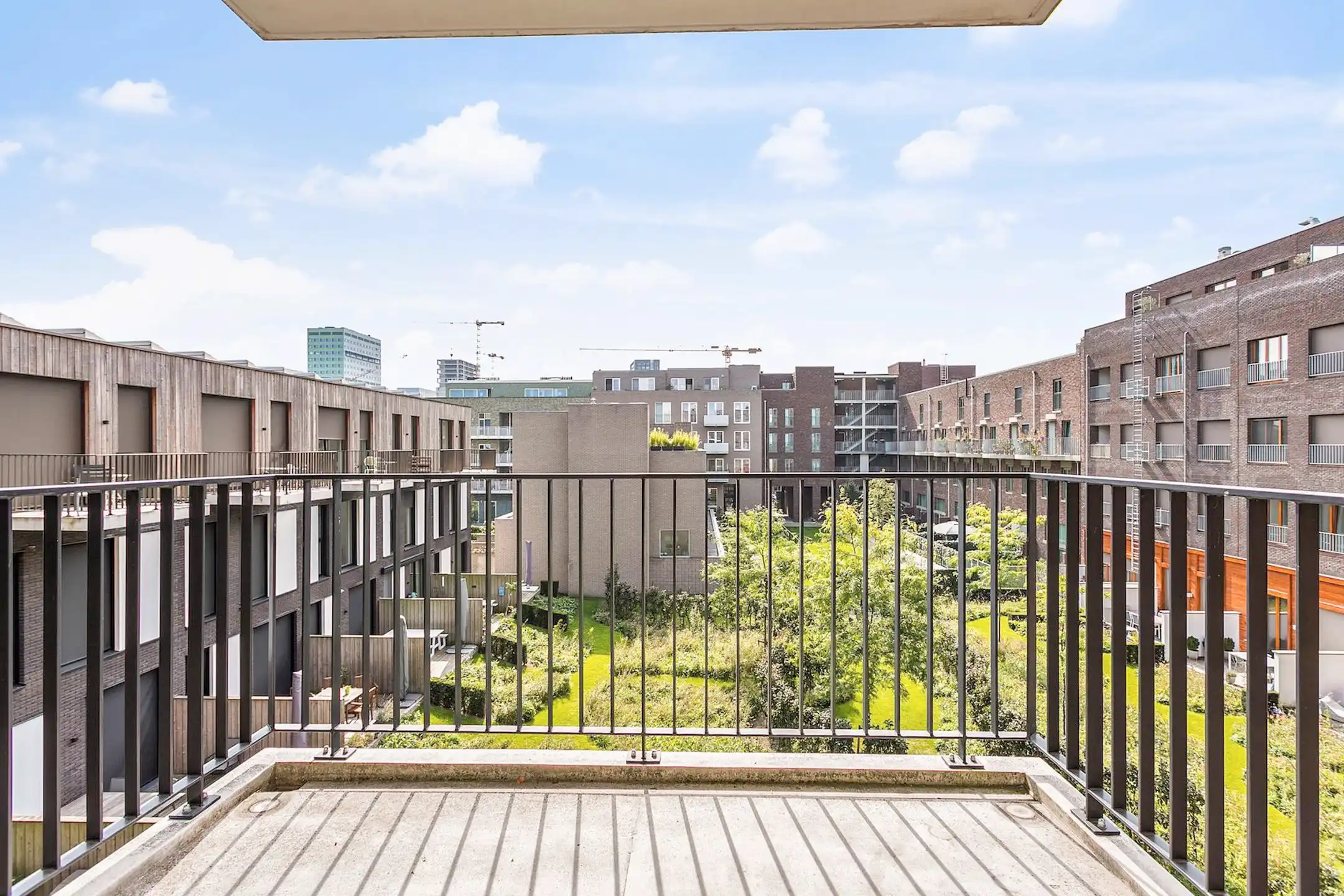 ANTWERPEN - Recent appartement met zonnig terras foto 2