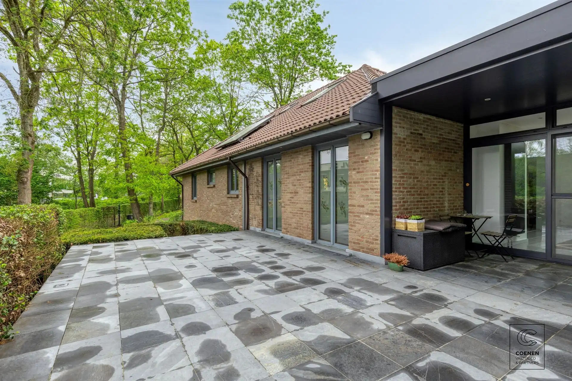 Charmante villa van 424 m² met 4 slpks, royale garage en tuin! foto 27