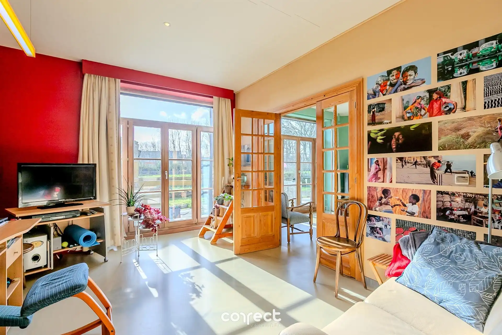 Karaktervolle, ruime gerenoveerde woning met oprit, garage en zuidgerichte tuin. foto 7