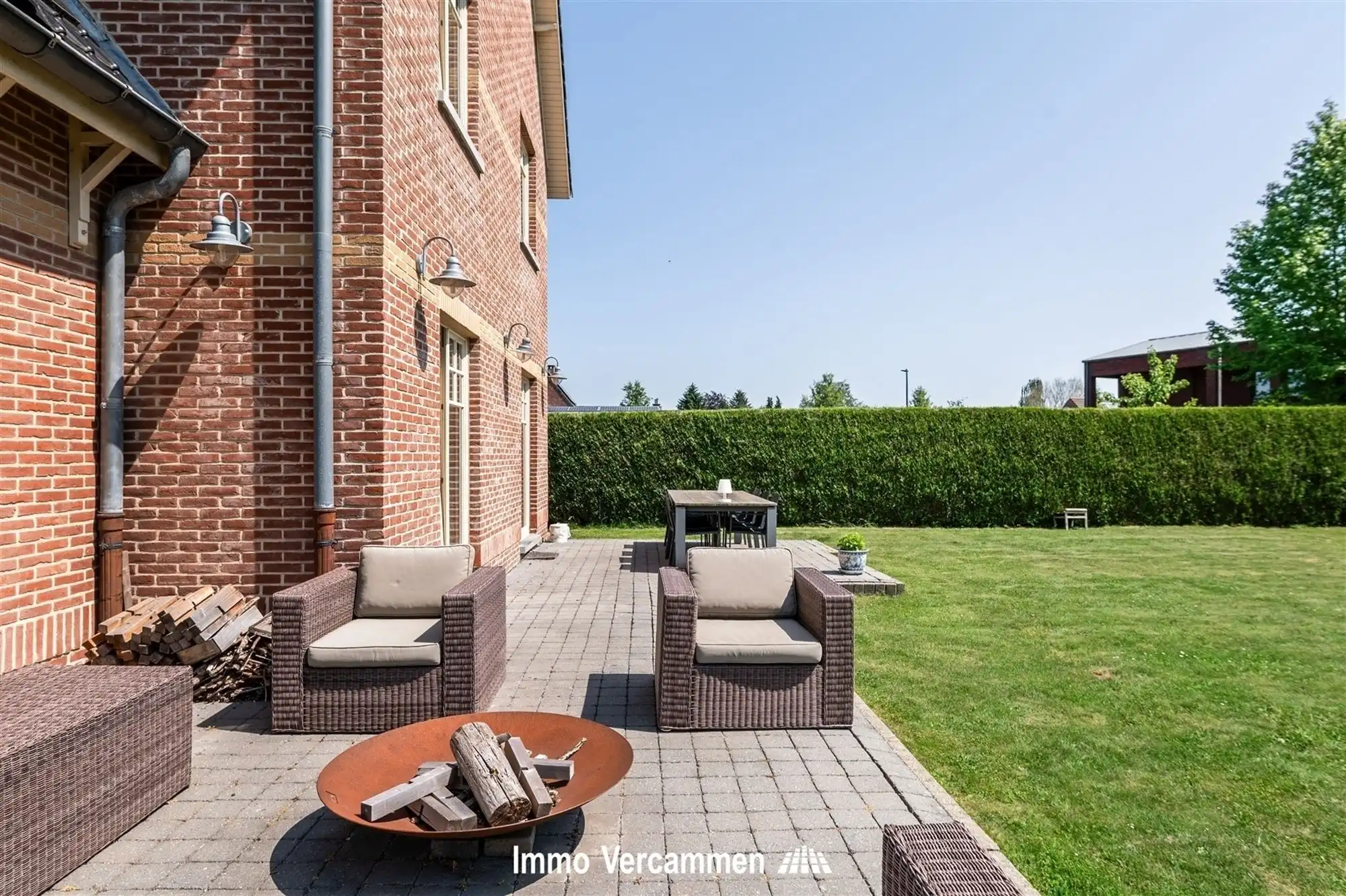 Elegante herenwoning met 4 slaapkamers, ruime zolder en zonnige tuin in Koningshooikt foto 16
