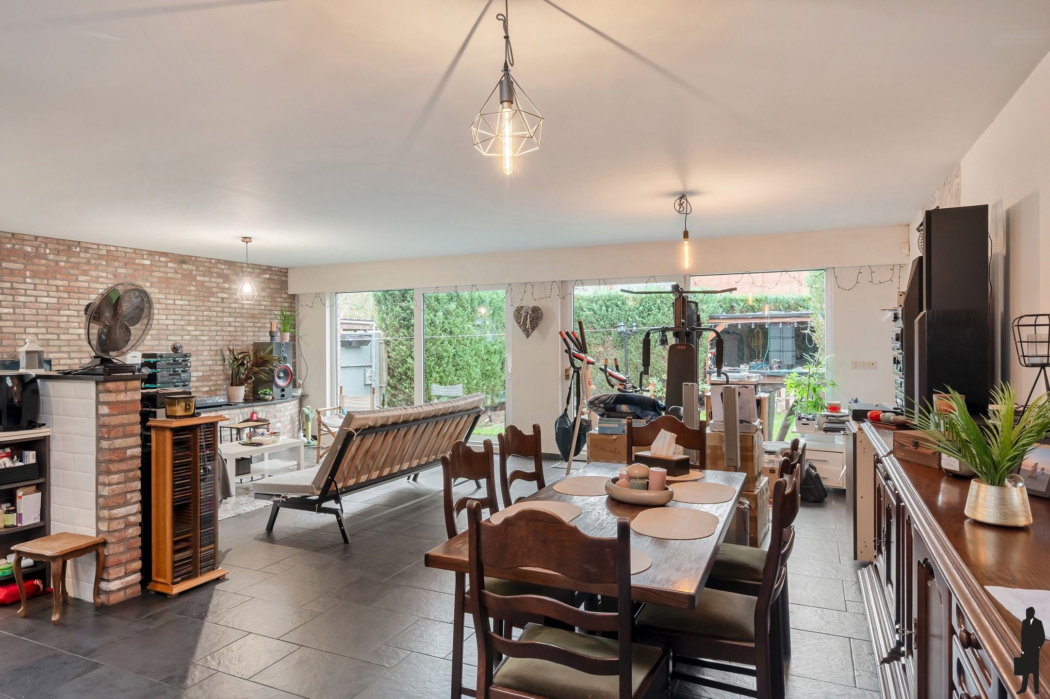 Ruim bemeten woning op centrale locatie! foto 4