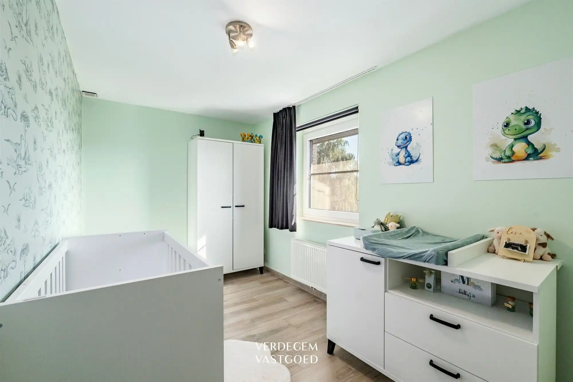 Knappe woning in een rustige buurt met 4 slaapkamers en heerlijke tuin foto 10