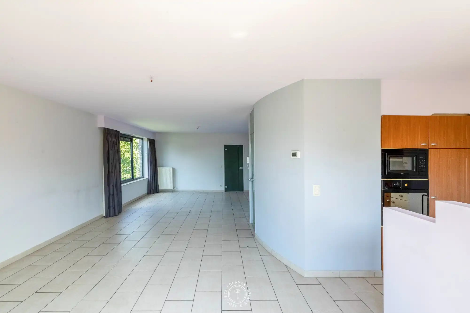 Ruim appartement met drie slaapkamers en zonnig terras foto 3