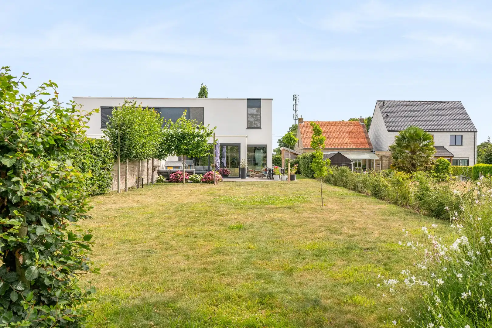 Recente en energiezuinige woning met 3 slaapkamers, ruime garage en tuin. foto 23
