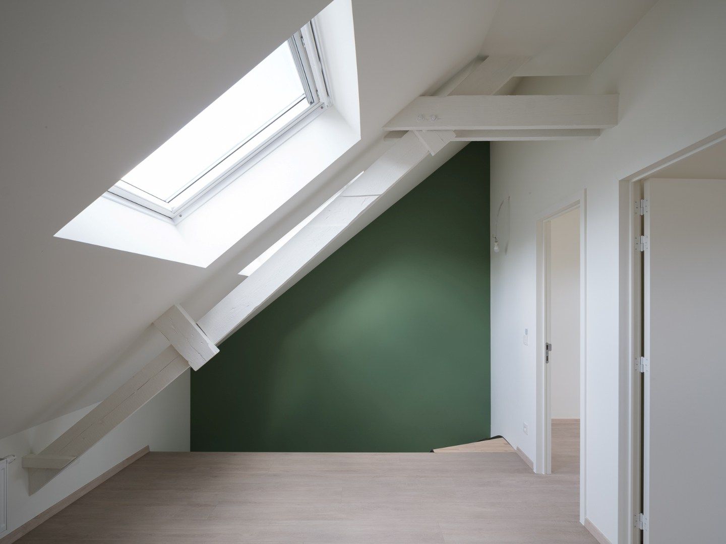 Luxueus gerenoveerde rijwoning met stijlvolle groene patio in Gentbrugge foto 14