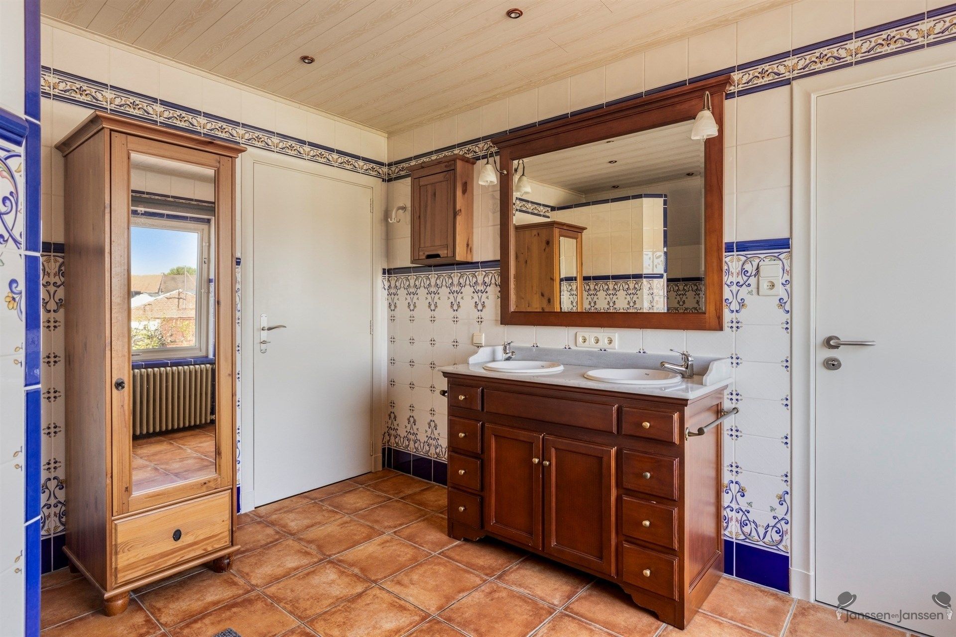 meergezinswoning met 9 slaapkamers, instapklaar foto 26