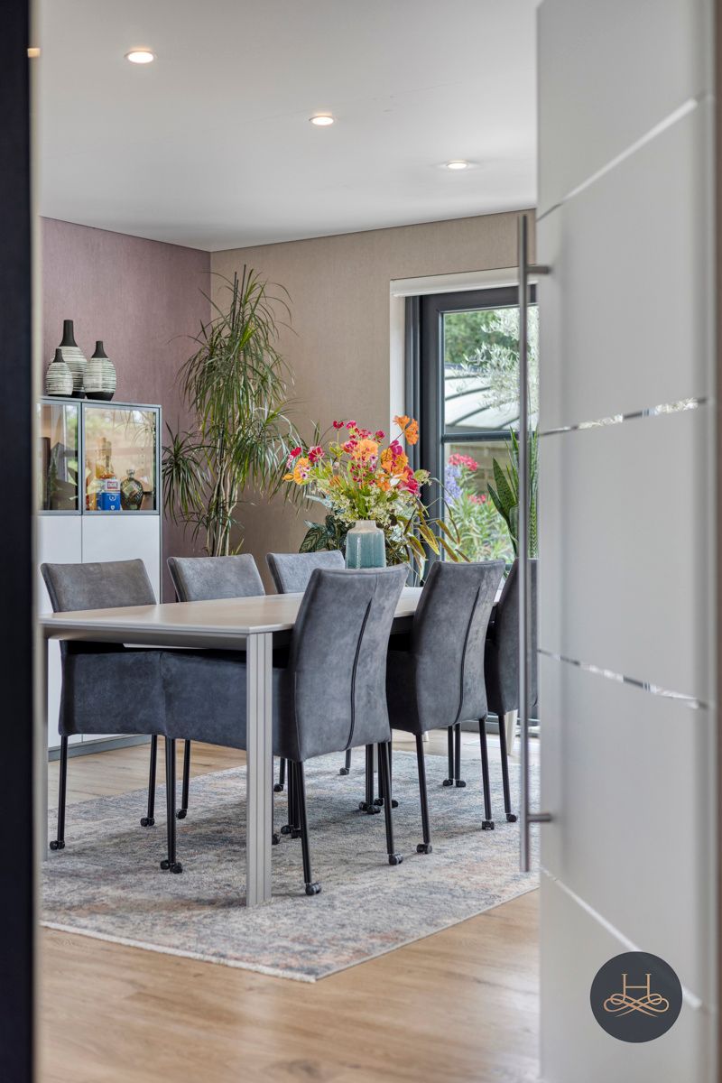 Energiezuinige,  recente woning op een royaal perceel foto 9