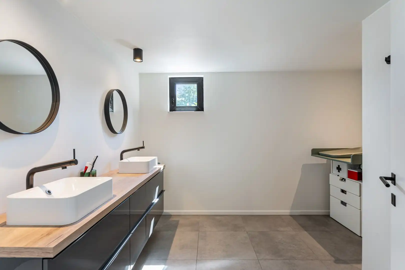 Gerenoveerde woning met 3 slaapkamers te Maasmechelen foto 17