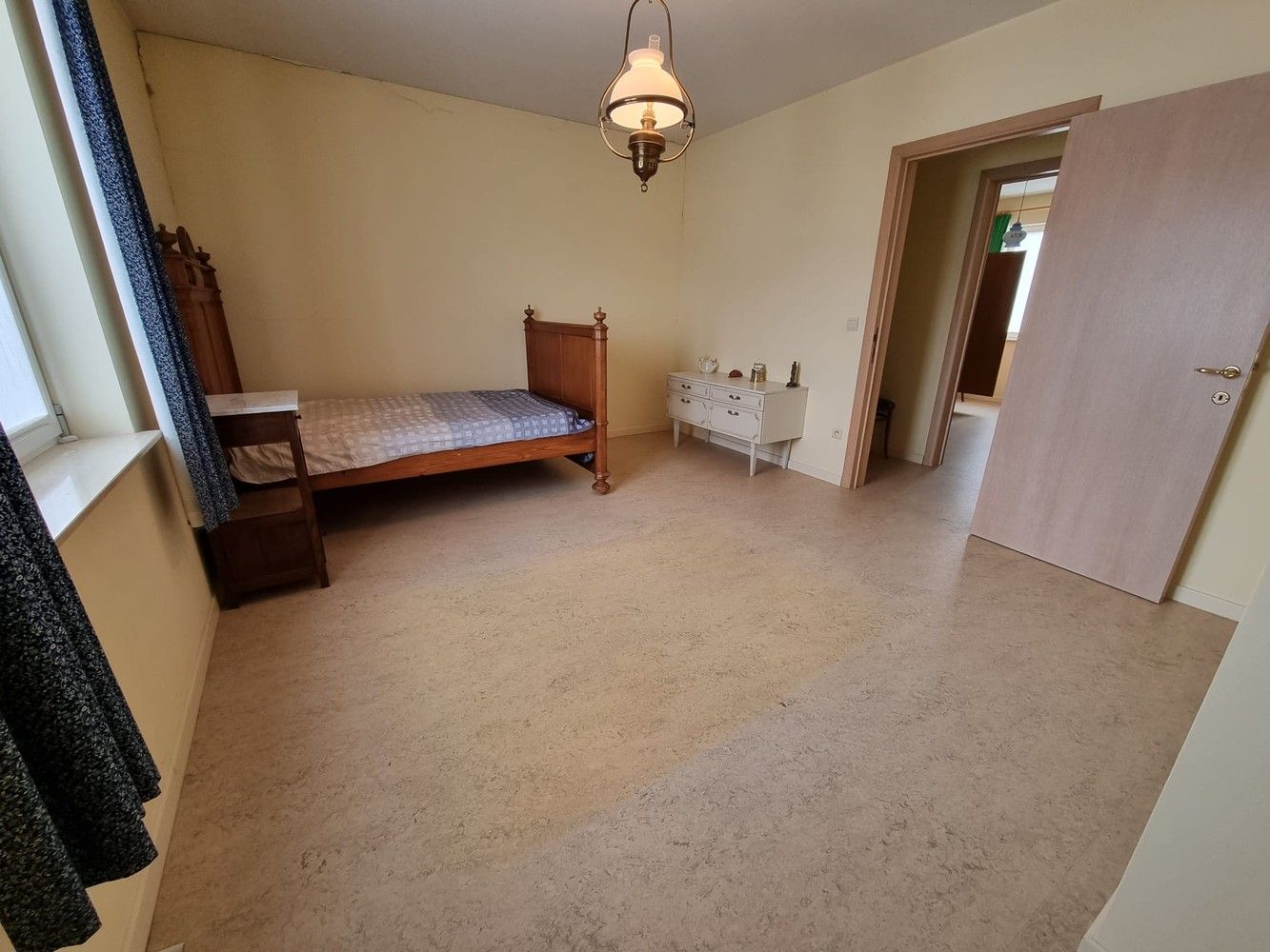 Zeer ruime woning met 4 slaapkamers, 2 badkamers en grote polyvalente ruimte in hartje Ramsel foto 14